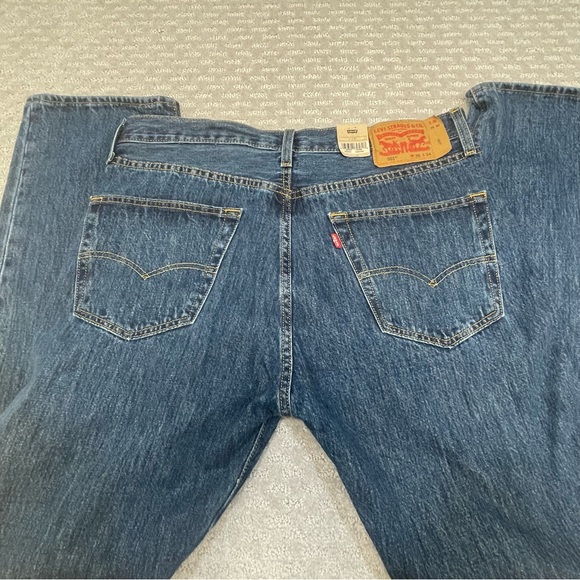 Levis 501 Jeans Mens 36X34 100% Cotton Denim Button Fly Blue Jeans - Picture 5 of 6